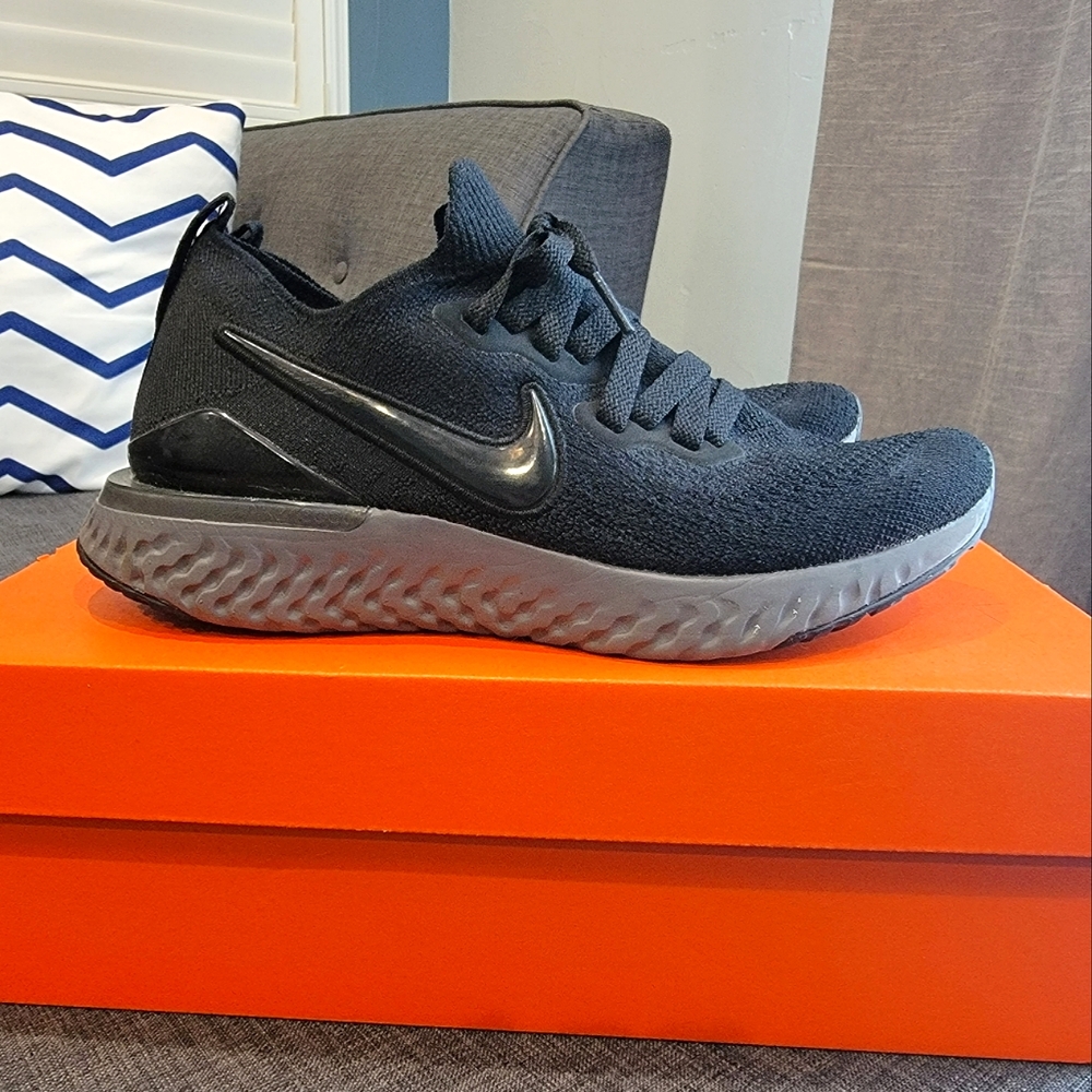 Nike Epic React Flyknit 2